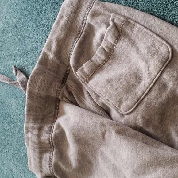 AERO SWEATPANTS.   SLIT SIDE POCKETS.   ONE Back pocket. - Picture 3 of 5